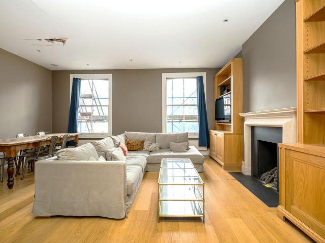 3 bedroom flat for sale