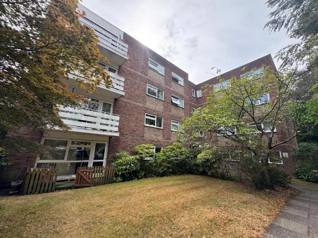 3 bedroom flat for sale