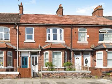 3 bedroom flat for sale