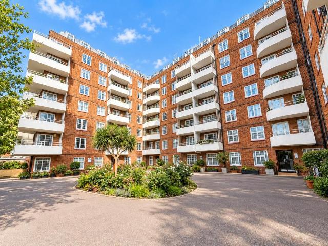 3 bedroom flat for sale