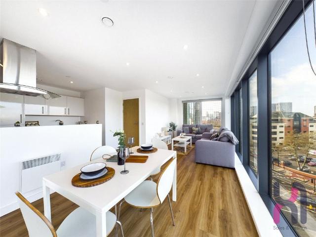 3 bedroom flat for sale