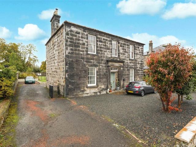 3 bedroom flat for sale