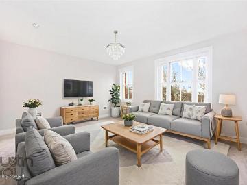 3 bedroom flat for sale
