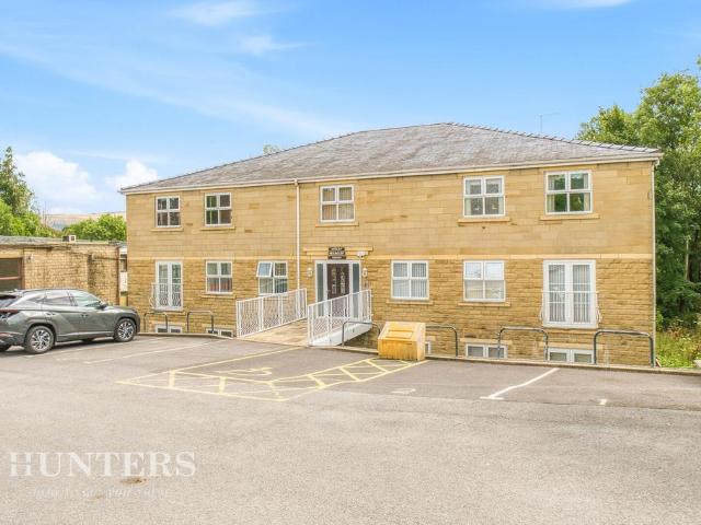 3 bedroom flat for sale
