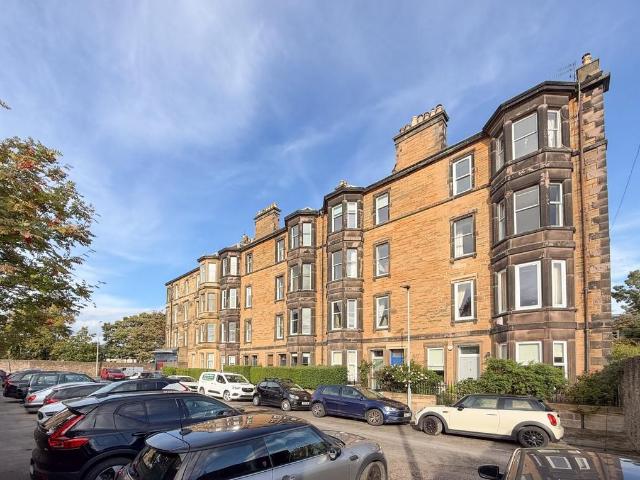 3 bedroom flat for sale