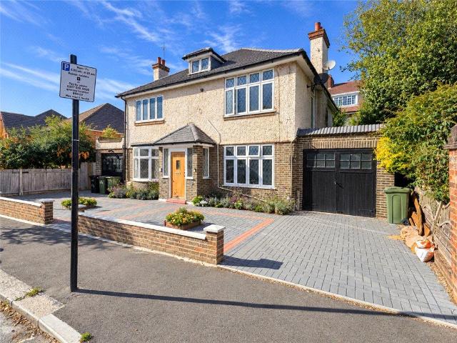 3 bedroom flat for sale