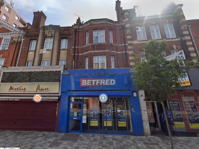 3 bedroom flat for sale