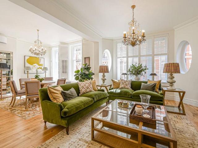 3 bedroom flat for sale