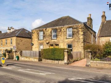 3 bedroom flat for sale