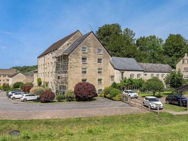 3 bedroom flat for sale