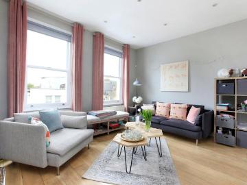 3 bedroom flat for sale