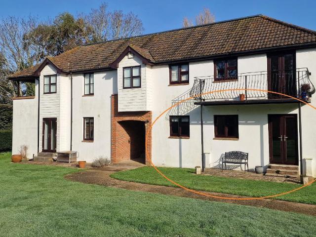 3 bedroom flat for sale