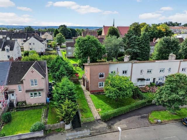 3 bedroom flat for sale