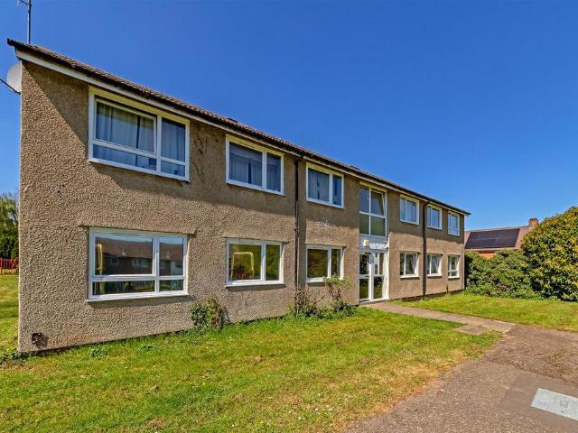 3 bedroom flat for sale