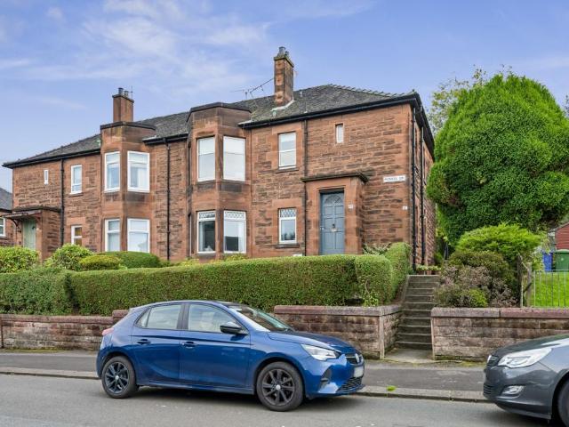 3 bedroom flat for sale