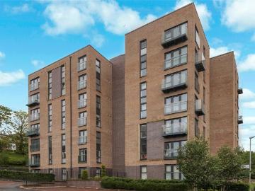 3 bedroom flat for sale