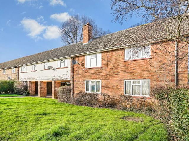 3 bedroom flat for sale