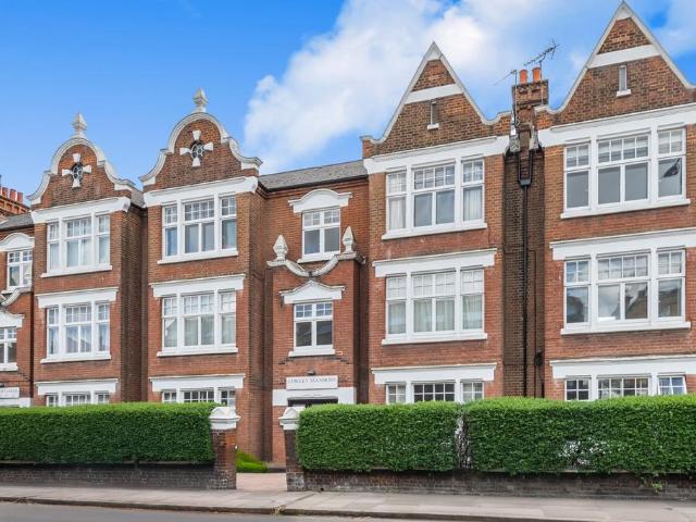 3 bedroom flat for sale