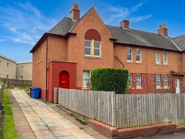 3 bedroom flat for sale