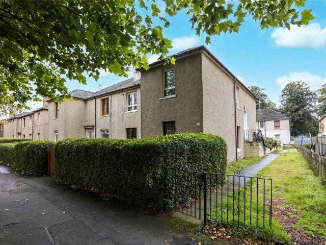 3 bedroom flat for sale