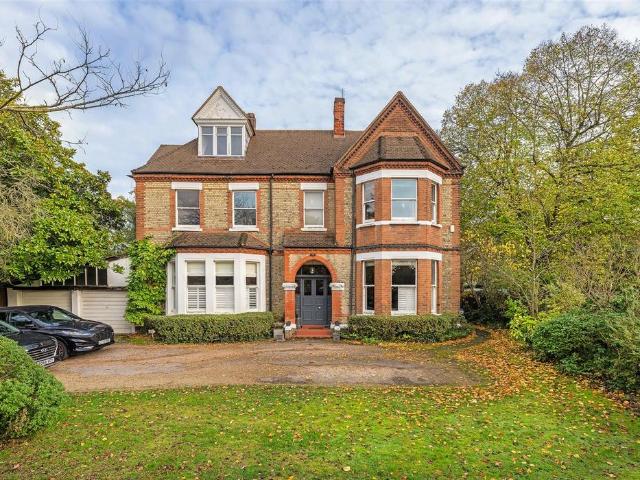 3 bedroom flat for sale