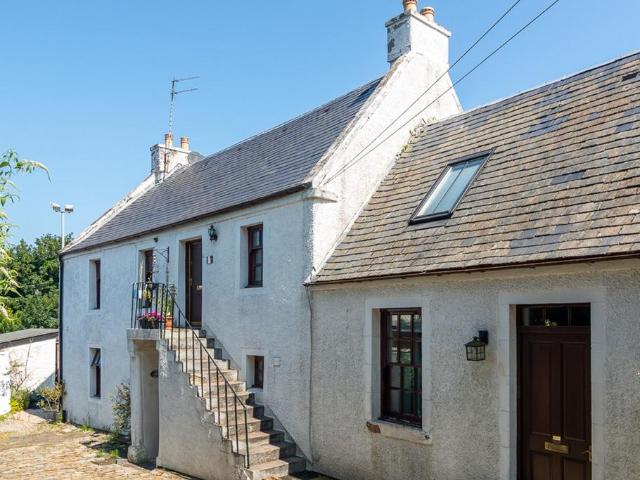 3 bedroom flat for sale