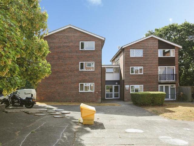 3 bedroom flat for sale