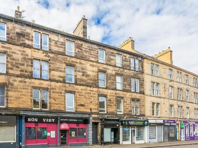 3 bedroom flat for sale