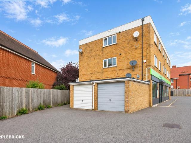 3 bedroom flat for sale
