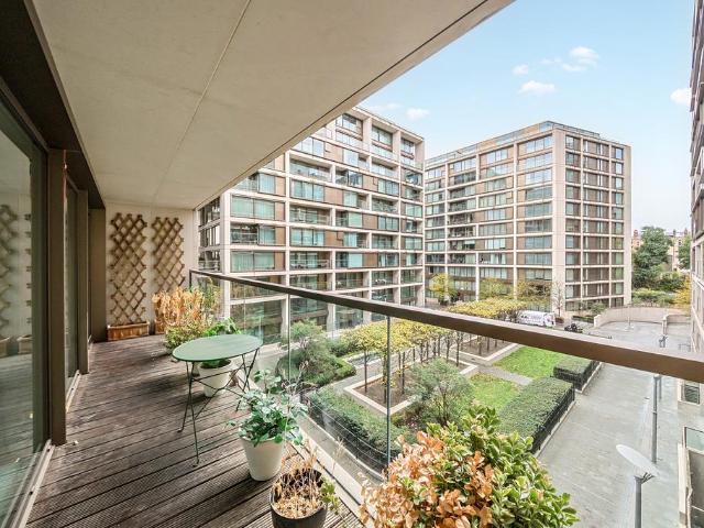 3 bedroom flat for sale