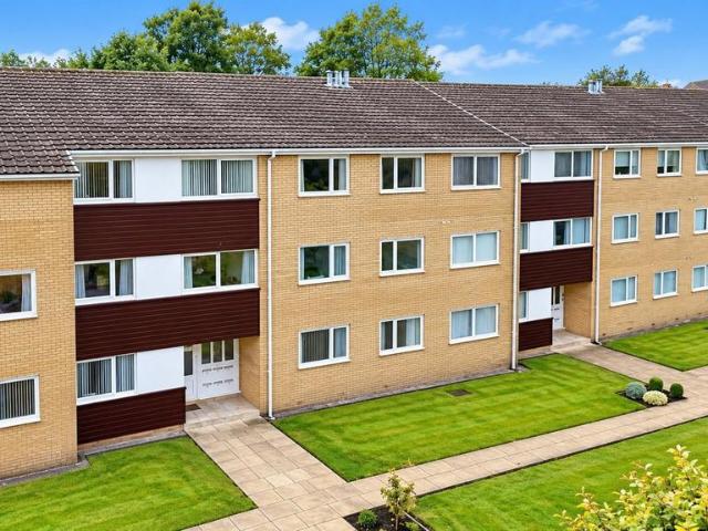 3 bedroom flat for sale