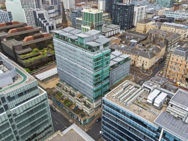 3 bedroom flat for sale