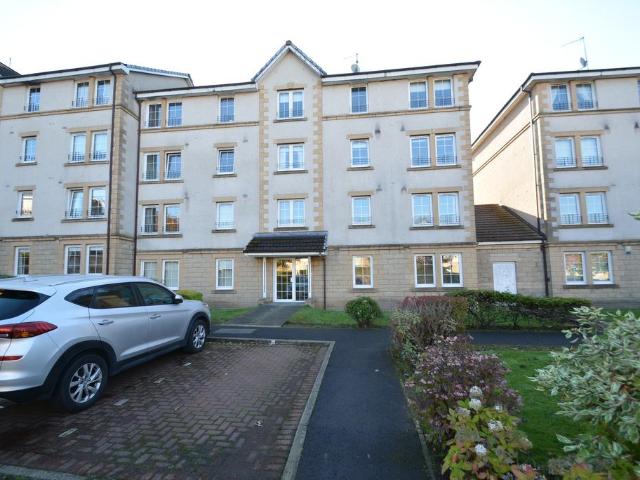3 bedroom flat for sale