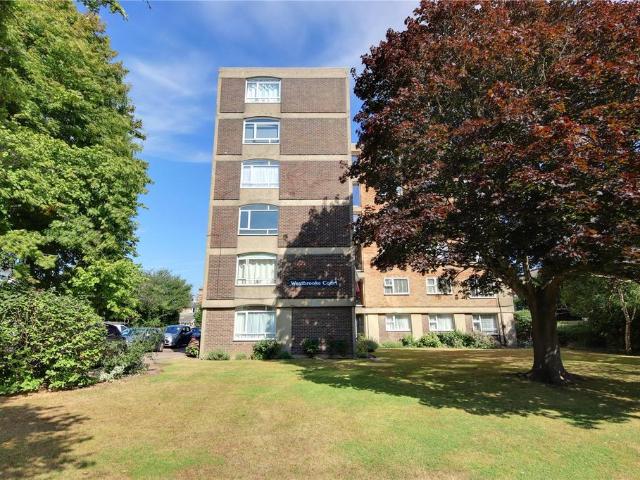 3 bedroom flat for sale