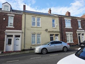 3 bedroom flat for sale