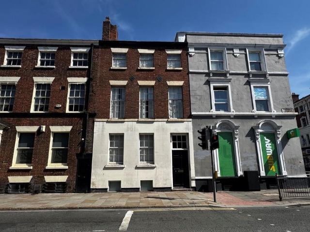 3 bedroom flat for sale