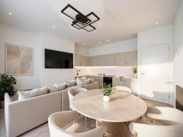 3 bedroom flat for sale