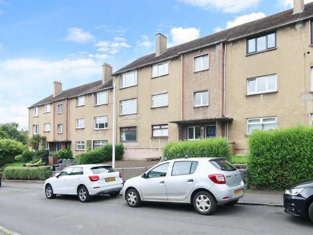 3 bedroom flat for sale