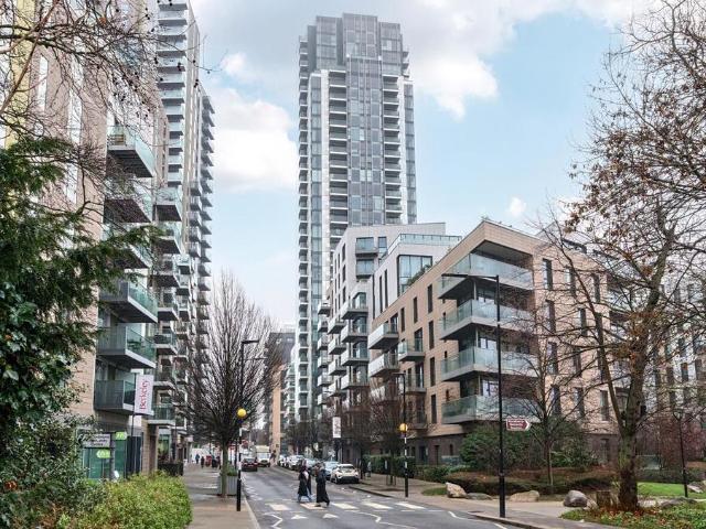 3 bedroom flat for sale