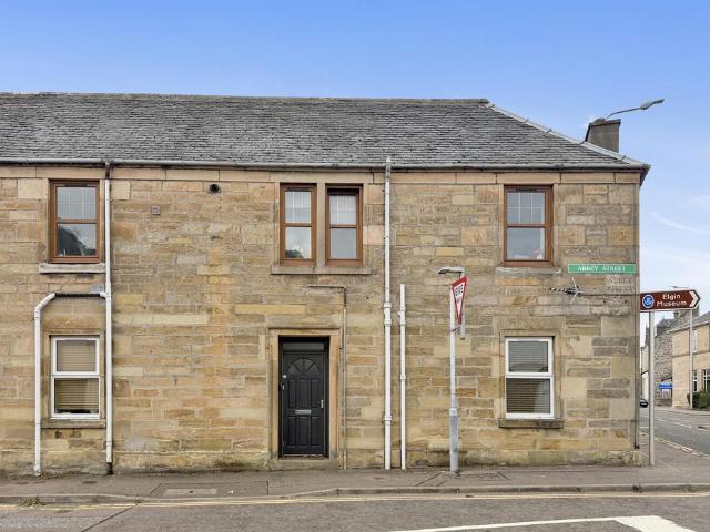 3 bedroom flat for sale