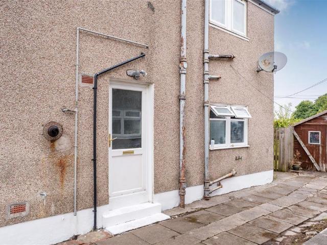 3 bedroom flat for sale