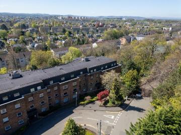 3 bedroom flat for sale