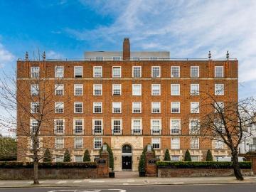 3 bedroom flat for sale