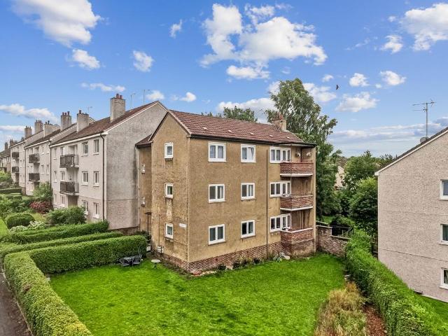 3 bedroom flat for sale