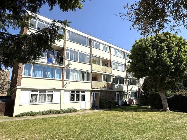 3 bedroom flat for sale
