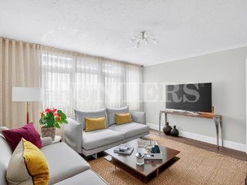 3 bedroom flat for sale