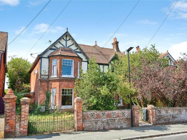 3 bedroom flat for sale
