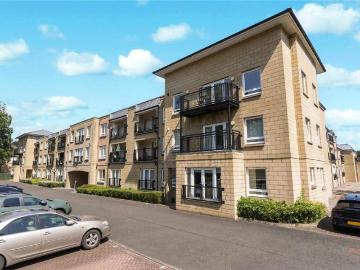 3 bedroom flat for sale