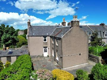 3 bedroom flat for sale
