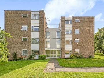 3 bedroom flat for sale
